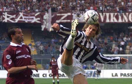 加比亚：赛季最后阶段也会做到最好，这件球衣就是这么要求的（加比亚：赛季收官仍将全力以赴，这身战袍对我们的要求就是如此）