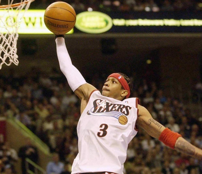 输给米兰后拉齐奥对主裁判不判罚点球不满，决定新闻沉默（负于米兰后，拉齐奥不满主裁未判点球，宣布媒体静默）