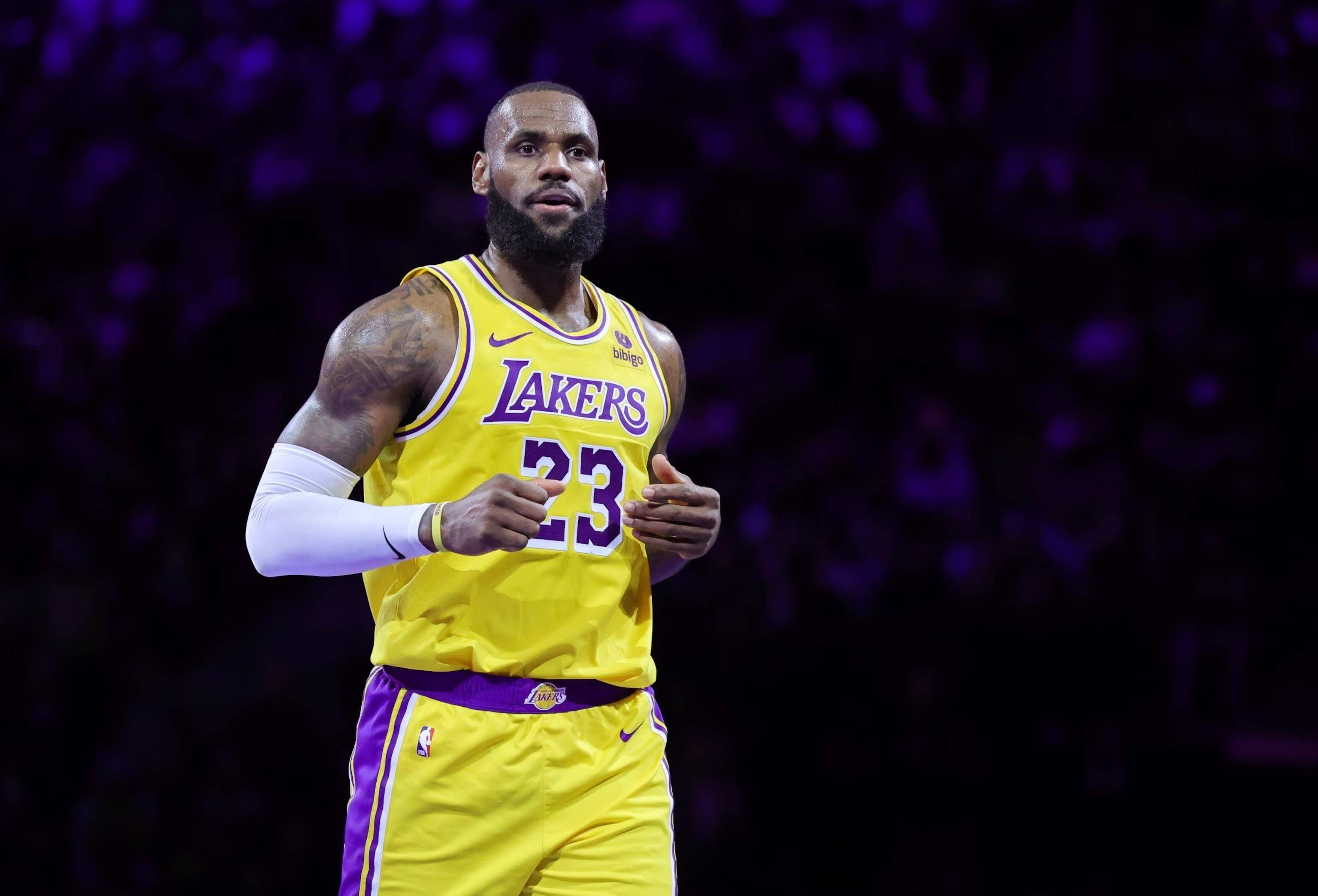 奥沙利文2011单局限时赛轰单杆破百胜傅家俊（2011单局限时赛：奥沙利文单杆破百击败傅家俊）