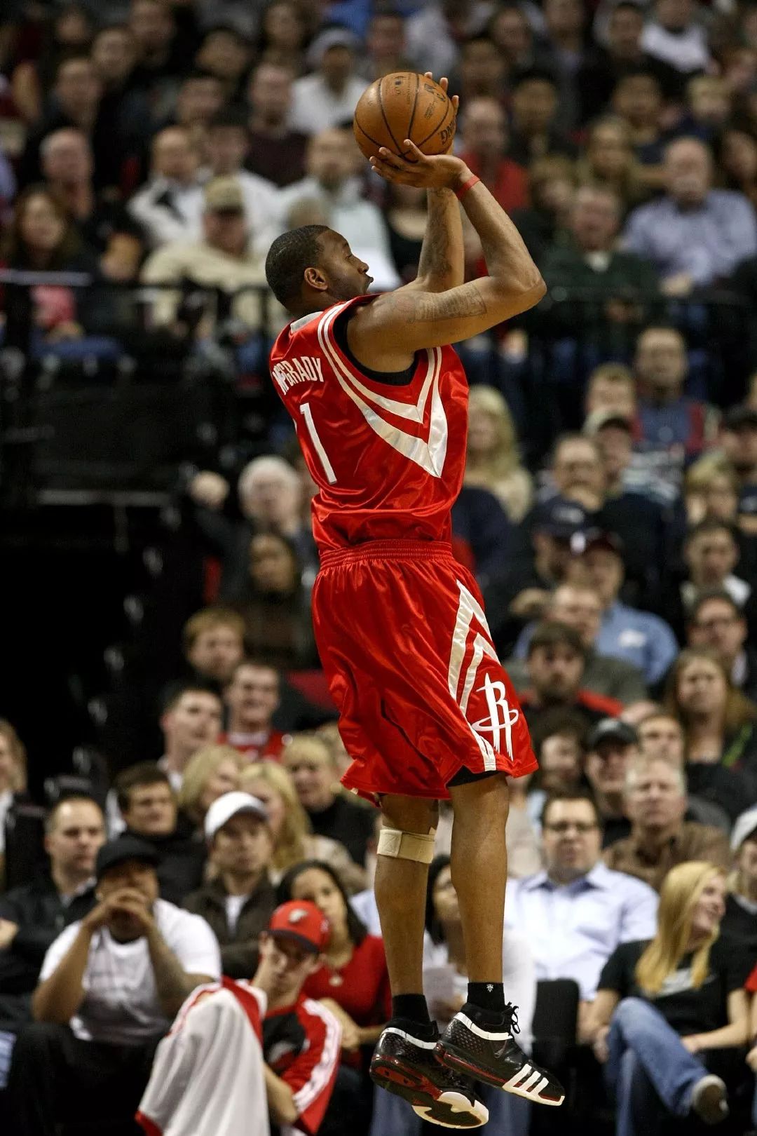 迪亚斯：选择拜仁是因为雄心一致，无法评价是否配得上转会费（迪亚斯：因与拜仁志同道合而加盟，转会费是否合理不予置评）